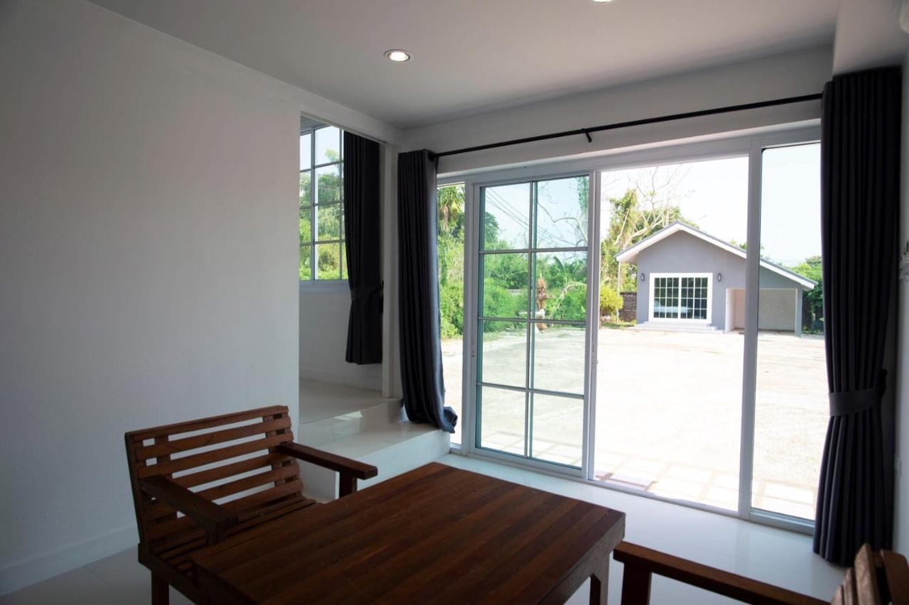 Bhive Hotel Nakhon Phanom Exterior photo